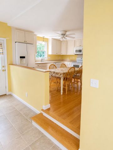 21 Harvest Drive, Hooksett, NH 03106
