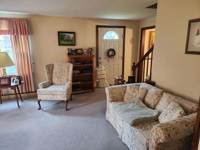 21 Harvest Drive, Hooksett, NH 03106