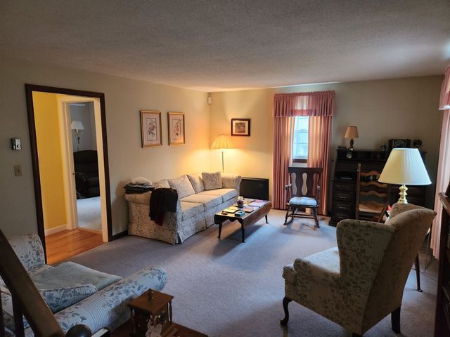 21 Harvest Drive, Hooksett, NH 03106