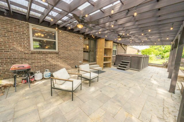 934 Palomino Drive, Villa Hills, KY 41017