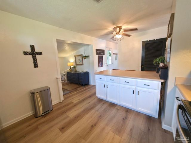 6533 College Dr, Milton, FL 32570