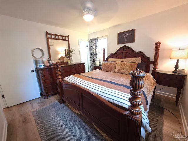6533 College Dr, Milton, FL 32570
