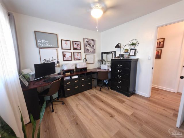 6533 College Dr, Milton, FL 32570