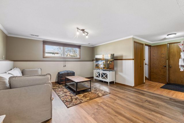 7859 48th Avenue N, New Hope, MN 55428