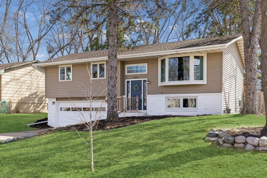 7859 48th Avenue N, New Hope, MN 55428