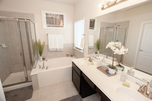 203 Brookwood Park Lane, Dickinson, TX 77539