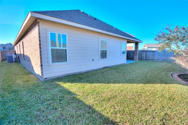 203 Brookwood Park Lane, Dickinson, TX 77539