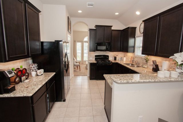 203 Brookwood Park Lane, Dickinson, TX 77539