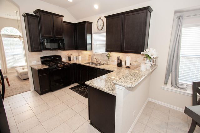 203 Brookwood Park Lane, Dickinson, TX 77539