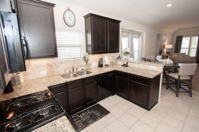 203 Brookwood Park Lane, Dickinson, TX 77539