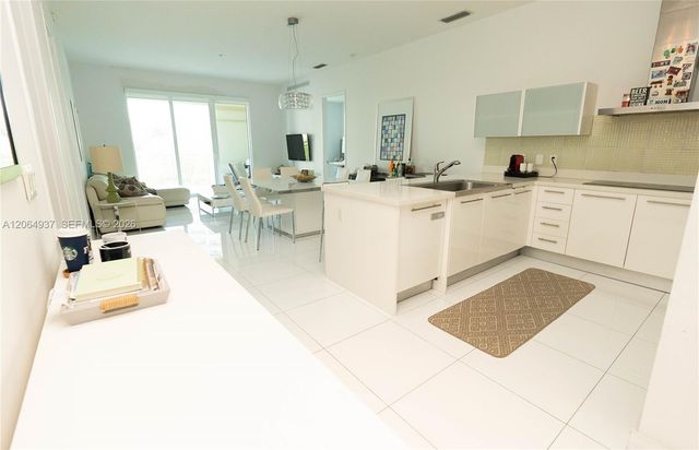 150 Sunny Isles Blvd 1-TH403, Sunny Isles Beach, FL 33160