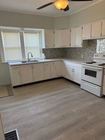 608 Oakwood Street, Owosso, MI 48867