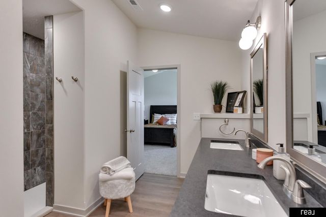 10415 S 191 Avenue, Omaha, NE 68136