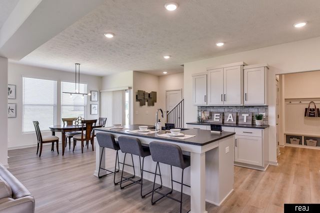 10415 S 191 Avenue, Omaha, NE 68136