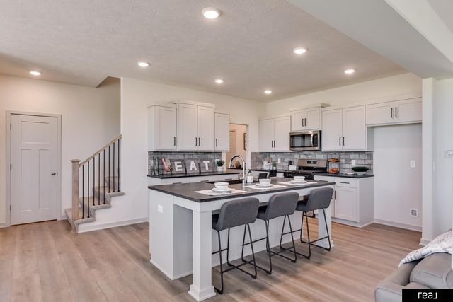 10415 S 191 Avenue, Omaha, NE 68136