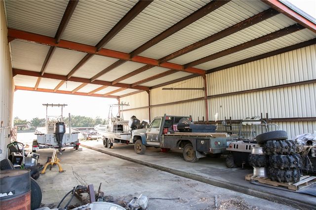 20 Red Tip Lane, Brenham, TX 77833