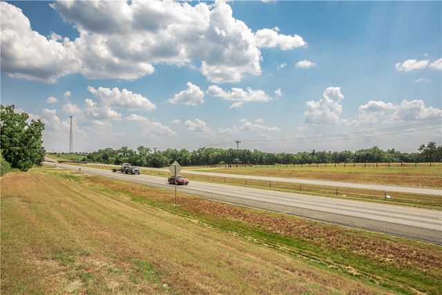 20 Red Tip Lane, Brenham, TX 77833