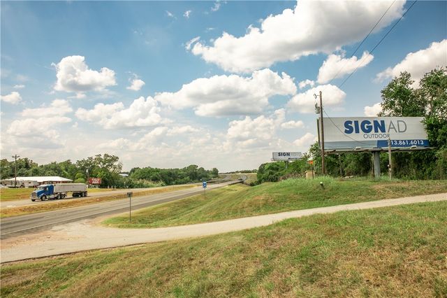 20 Red Tip Lane, Brenham, TX 77833