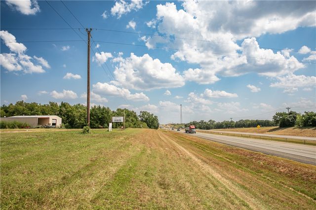 20 Red Tip Lane, Brenham, TX 77833