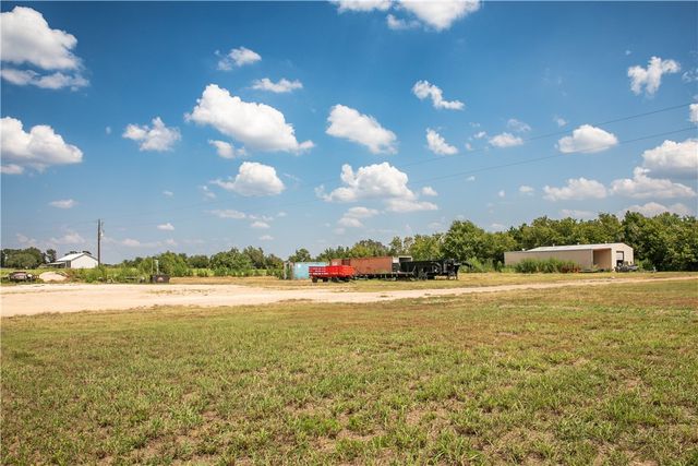 20 Red Tip Lane, Brenham, TX 77833