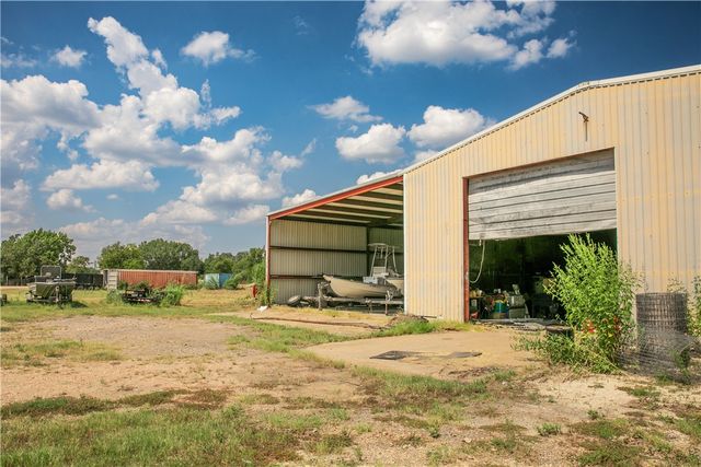 20 Red Tip Lane, Brenham, TX 77833