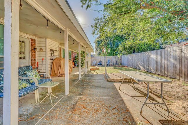 18079 Holly Forest Drive, Houston, TX 77084