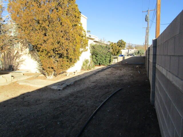 1009 Dakota Street NE, Albuquerque, NM 87110