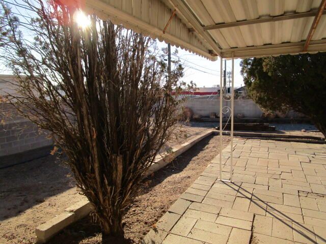 1009 Dakota Street NE, Albuquerque, NM 87110