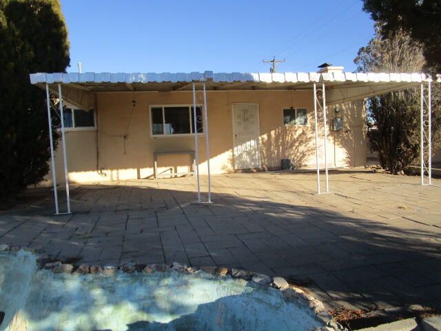 1009 Dakota Street NE, Albuquerque, NM 87110