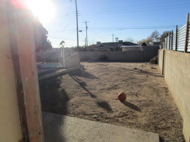 1009 Dakota Street NE, Albuquerque, NM 87110