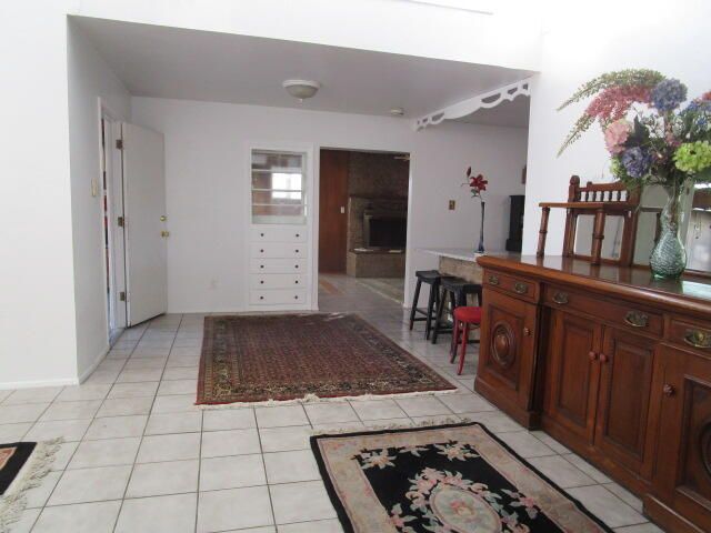 1009 Dakota Street NE, Albuquerque, NM 87110