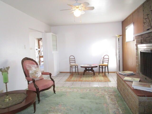1009 Dakota Street NE, Albuquerque, NM 87110