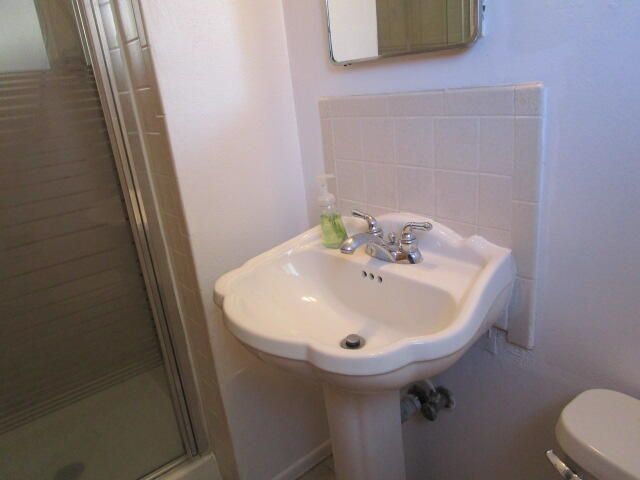 1009 Dakota Street NE, Albuquerque, NM 87110