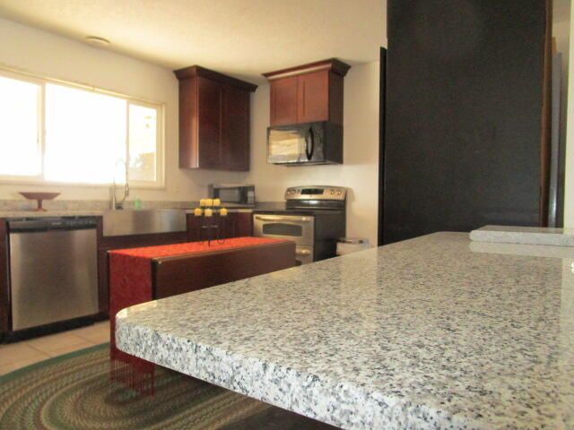 1009 Dakota Street NE, Albuquerque, NM 87110