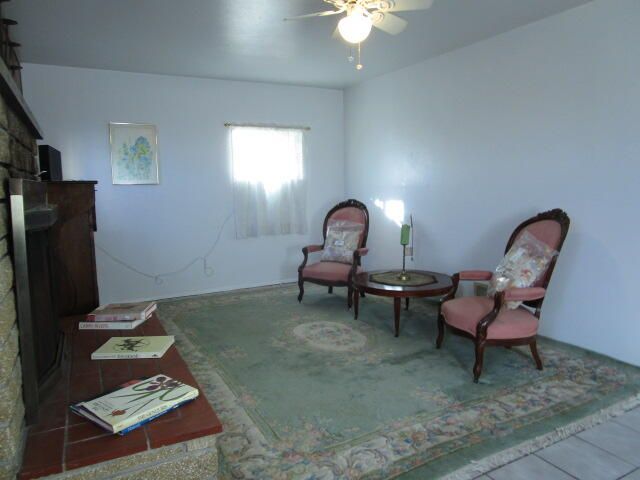 1009 Dakota Street NE, Albuquerque, NM 87110