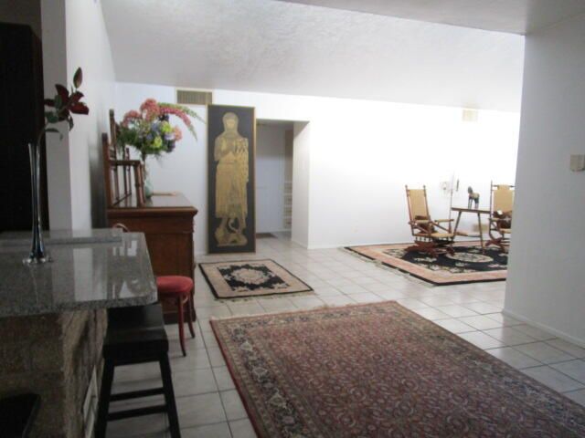 1009 Dakota Street NE, Albuquerque, NM 87110