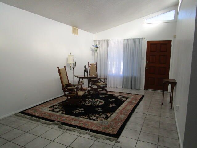 1009 Dakota Street NE, Albuquerque, NM 87110