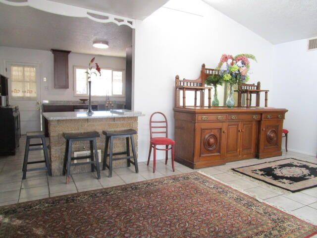 1009 Dakota Street NE, Albuquerque, NM 87110