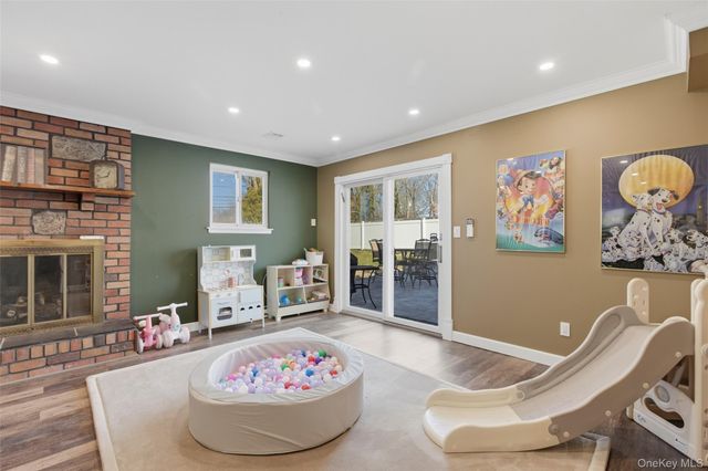 10 Weldon Lane, Farmingville, NY 11738