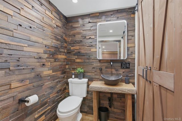 10 Weldon Lane, Farmingville, NY 11738