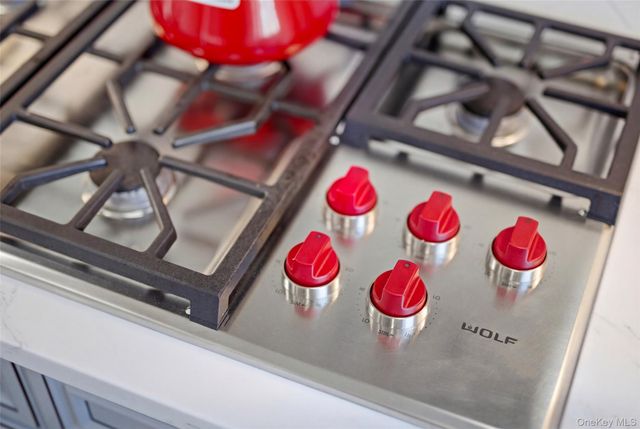 10 Weldon Lane, Farmingville, NY 11738