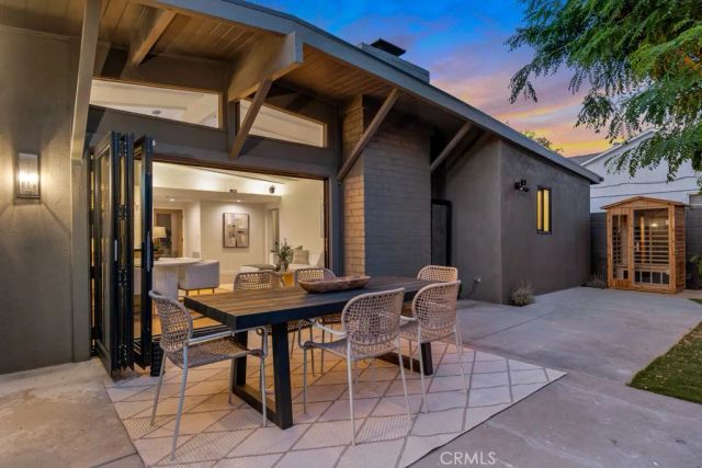 17156 Bullock, Encino, CA 91316