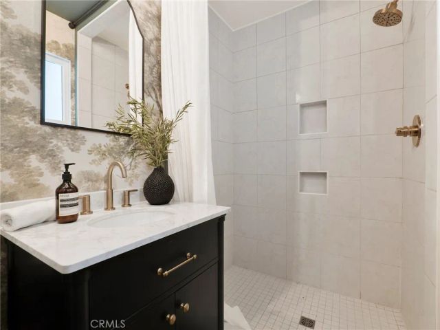 17156 Bullock, Encino, CA 91316