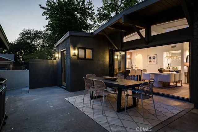 17156 Bullock, Encino, CA 91316