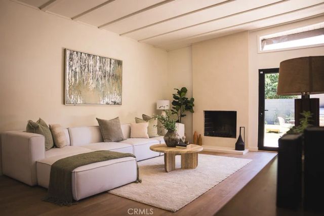 17156 Bullock, Encino, CA 91316