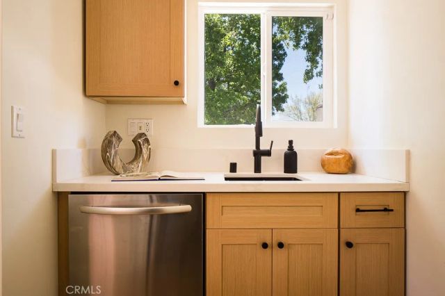 17156 Bullock, Encino, CA 91316