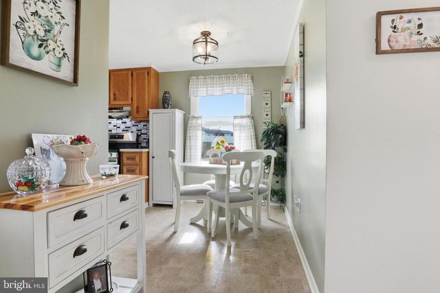 22 SPRUCE LN, New Oxford, PA 17350