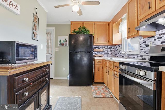 22 SPRUCE LN, New Oxford, PA 17350