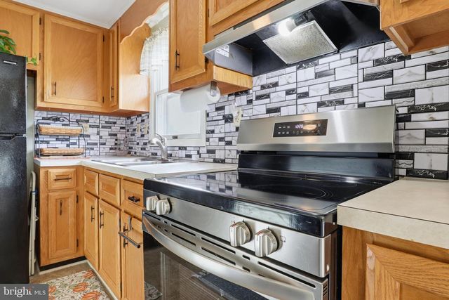 22 SPRUCE LN, New Oxford, PA 17350