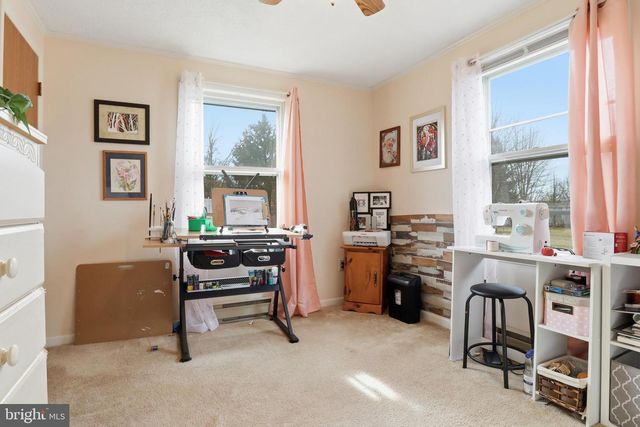 22 SPRUCE LN, New Oxford, PA 17350